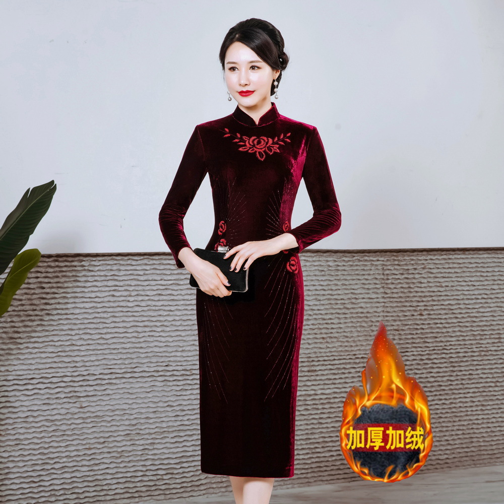F38-加绒加厚秋冬新款改良中式丝绒旗袍女长款喜婆婆高档婚敬酒服