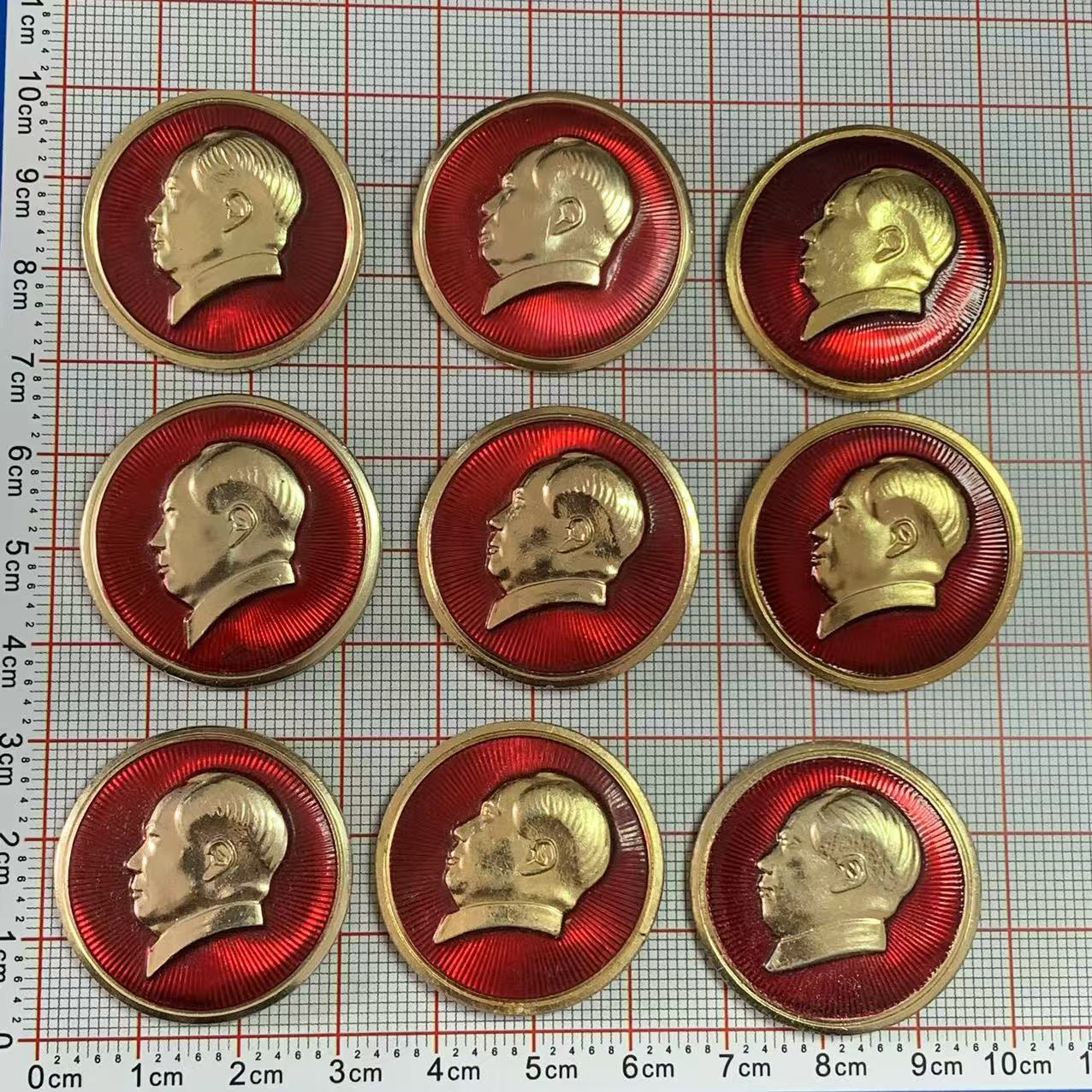 z7文革真品毛主席伟人像章纪念徽章红色收藏6070年代回忆老物件