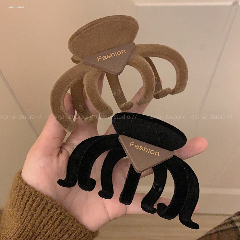 三角植绒南瓜抓夹时尚百搭气质发饰新款少女2023发量夹子设计盘发