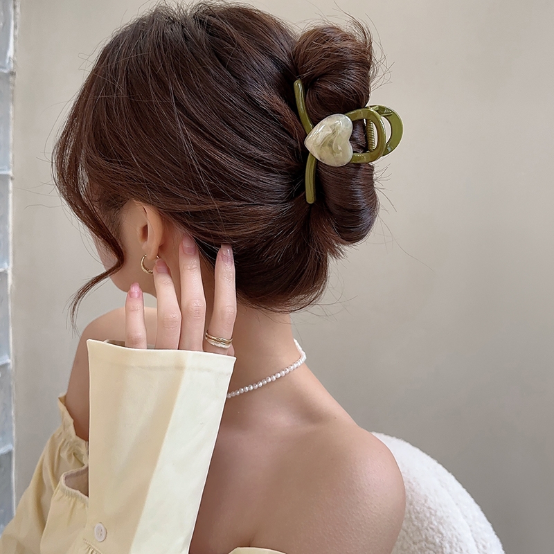 后脑勺鲨鱼夹抓夹头饰简约2023可爱甜美气质中号爱心少女ins百搭