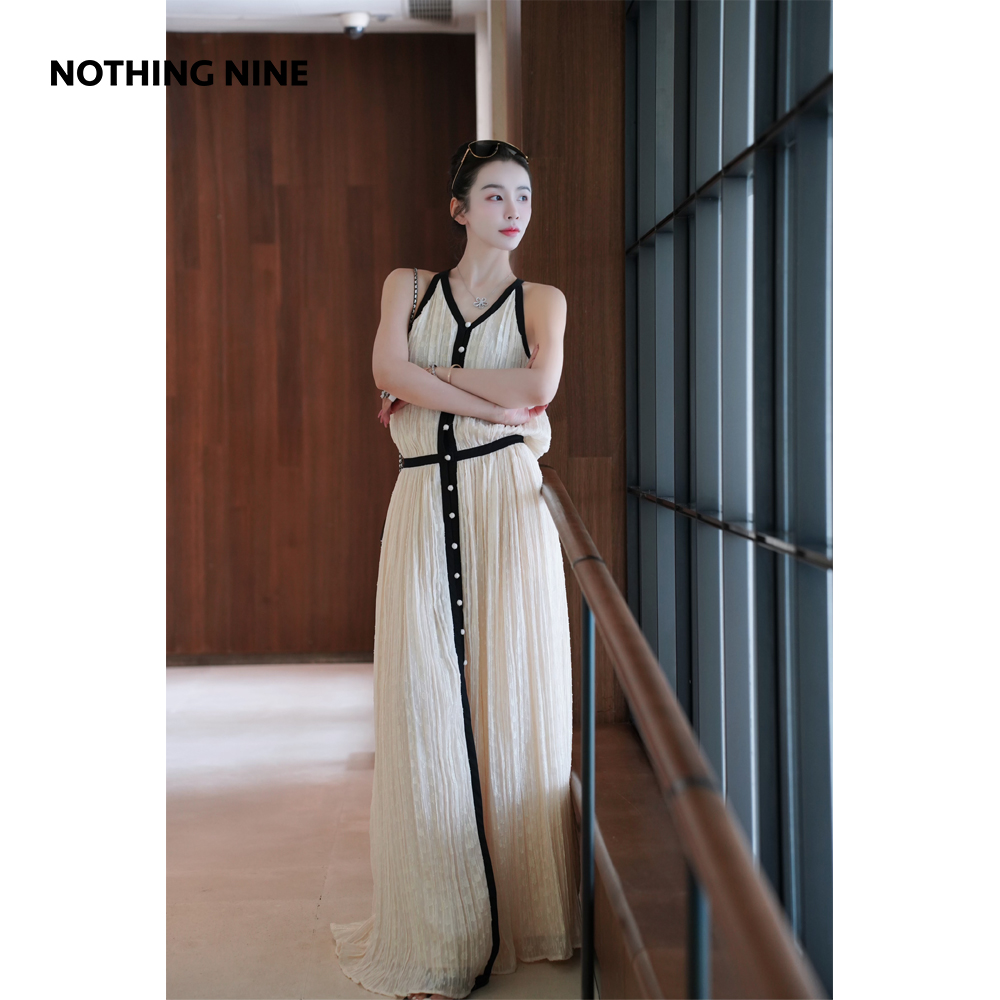 NOTHING NINE【彭彭echo专属】云游菲士黑白经典肌理连衣裙