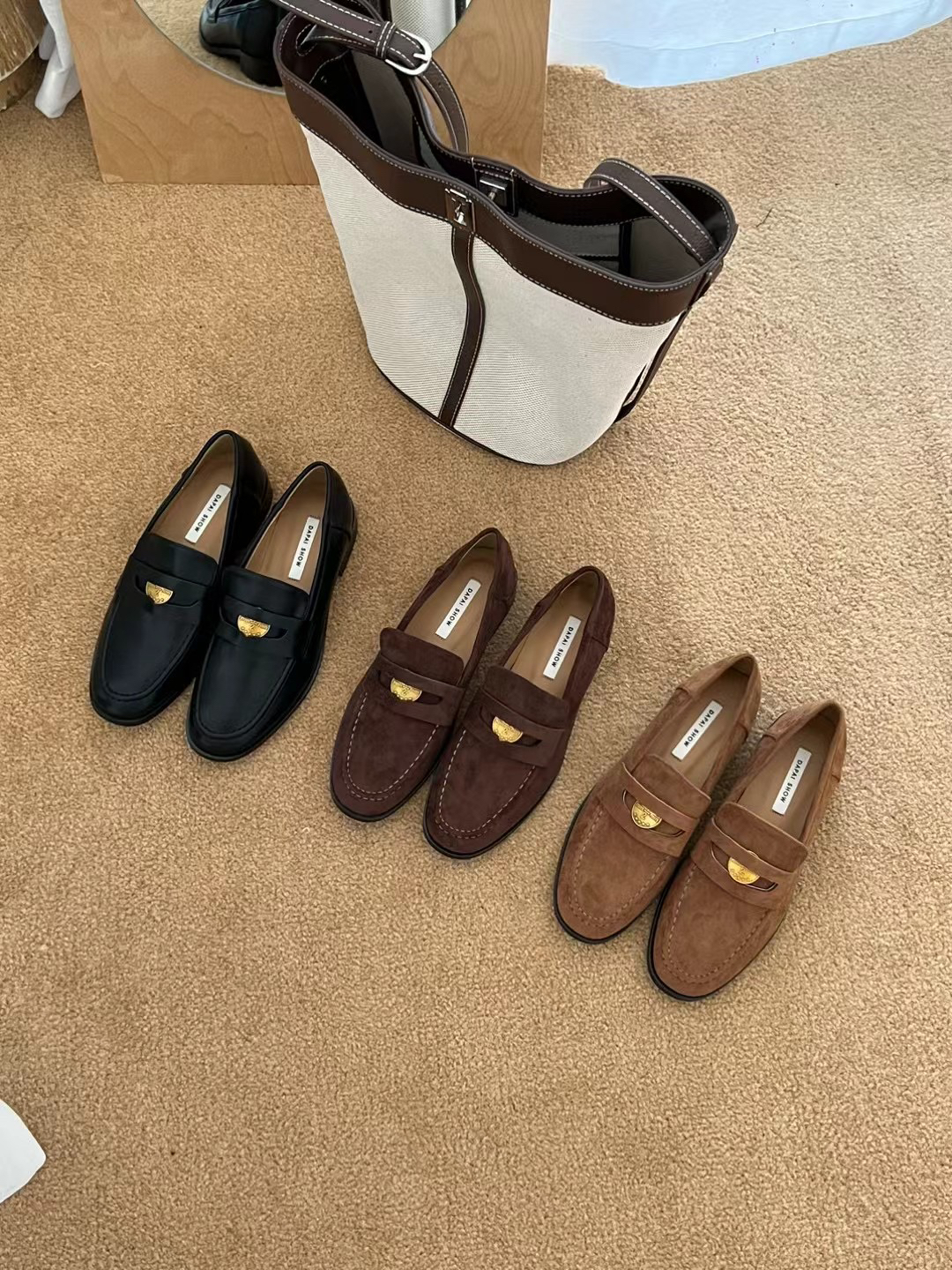 M2672休闲复古软底单鞋乐福鞋春夏低跟圆头小皮鞋秋冬新款豆豆鞋