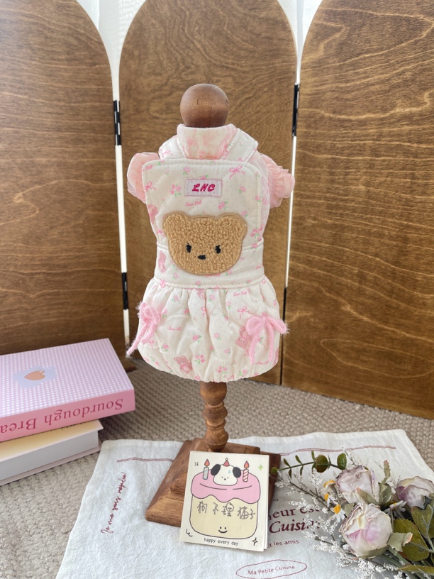 小熊布贴蝴蝶结背带裙两件套