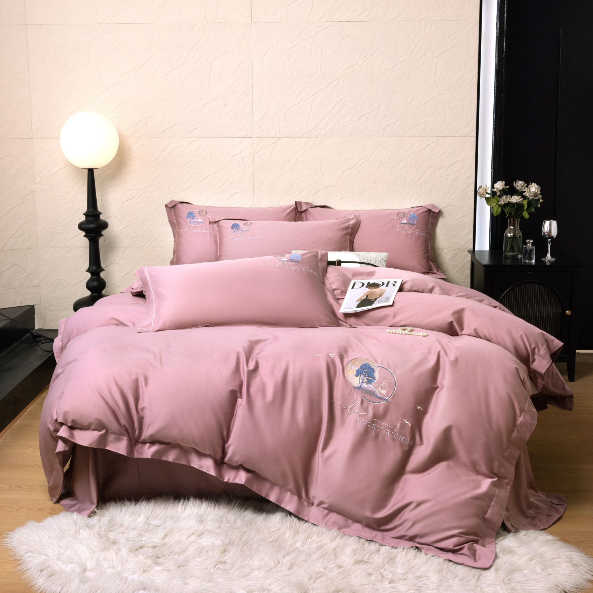 小鹿奔月 长绒棉绣花四件套时尚简约纯色