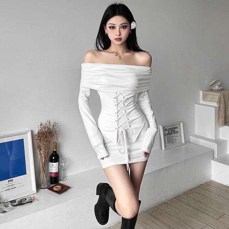 修身显瘦白色性感夏季一字肩露肩包臀褶皱辣妹纯欲连衣裙