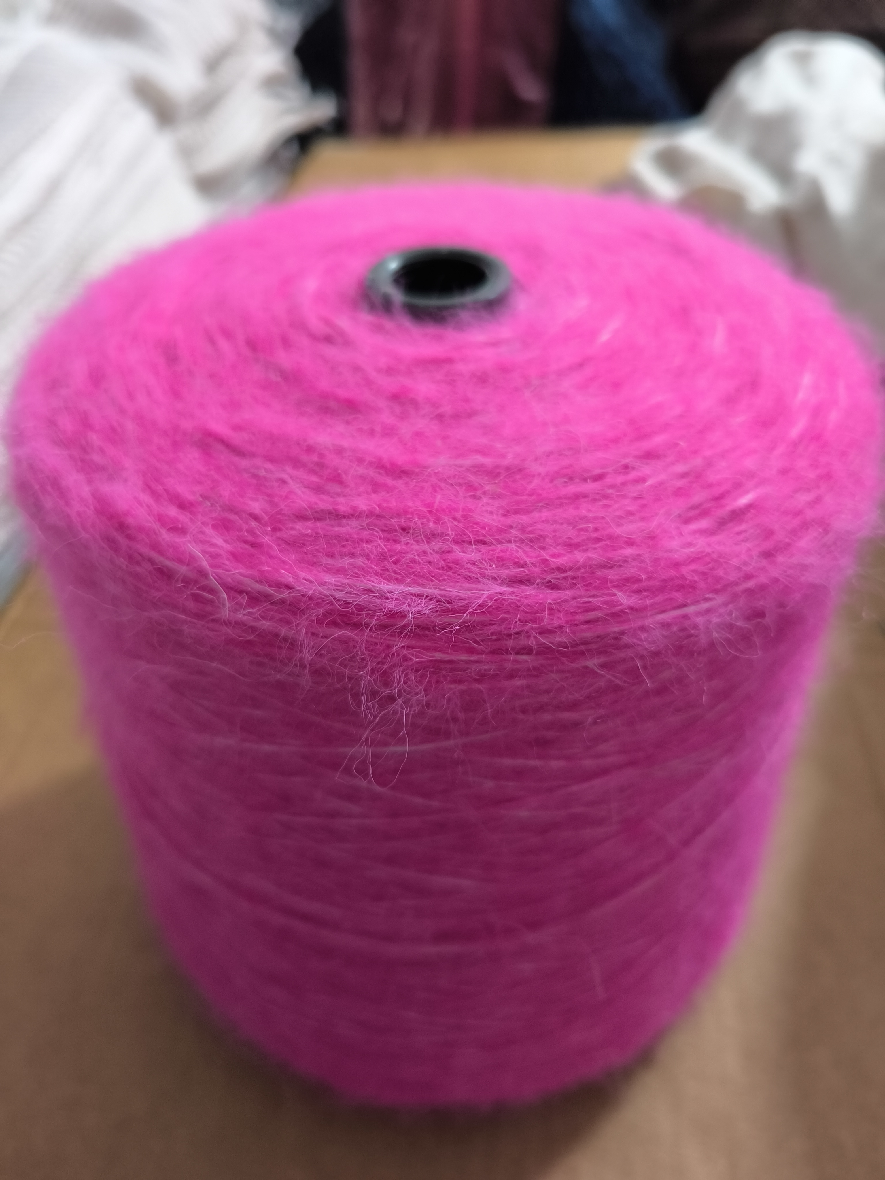梅粉色 纯羊毛喷毛 手工编织 喷毛线一斤500g