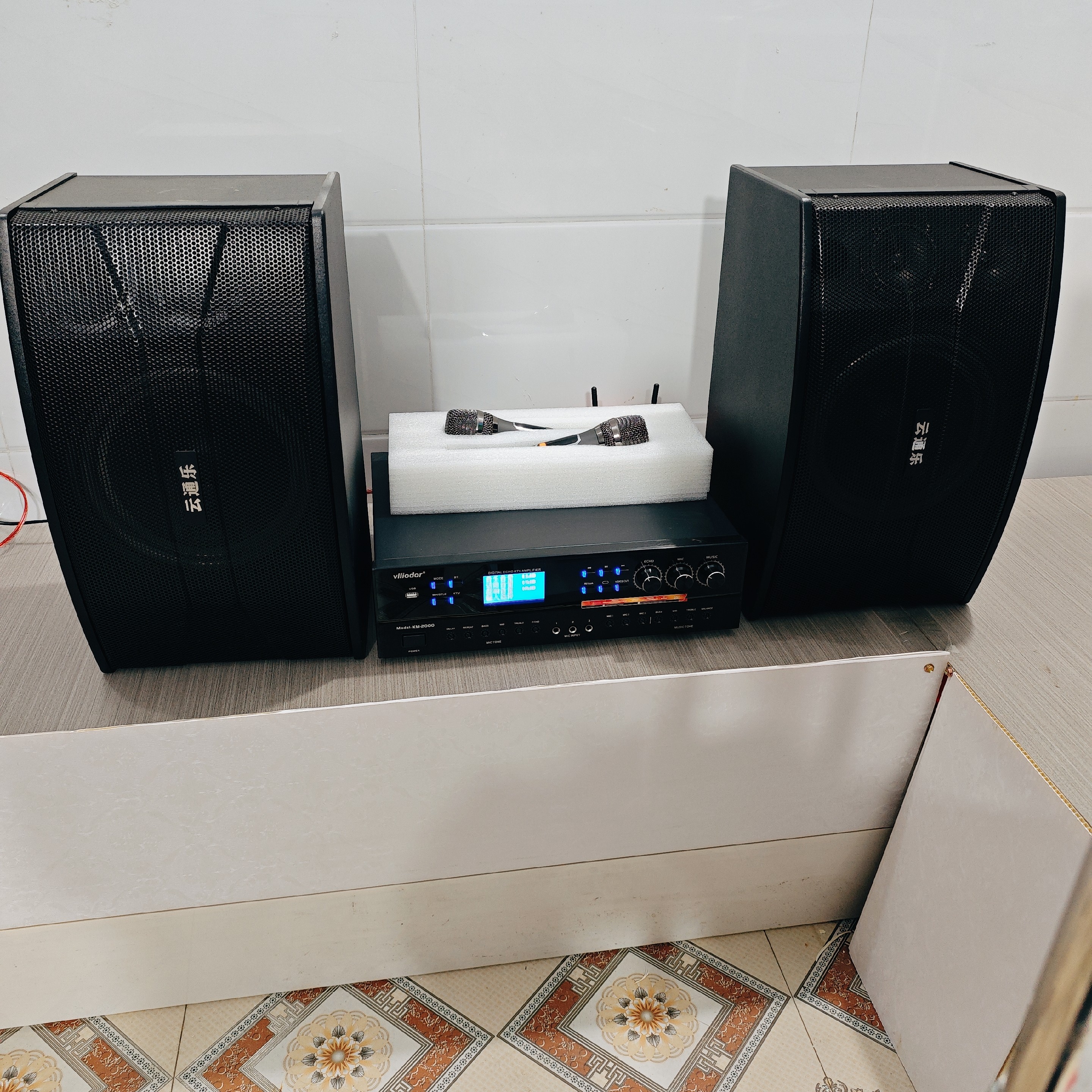 准新品  十寸高配卡包加专业功放加原装金属话筒一对十米线