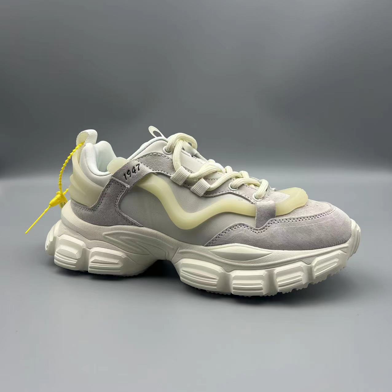 C006真皮休闲百搭透气时尚情侣款百搭休闲鞋男士厚底