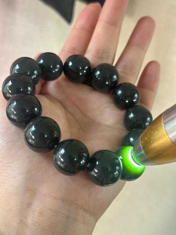 天然新疆和田玉老料油青黑羊脂卡18珠子大手串（多样性发拍一发一）