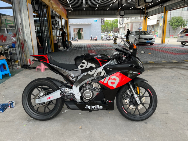 阿普利亚gpr250摩托车油箱顶副油箱罩骑士装备摩托压弯稳重刹省力