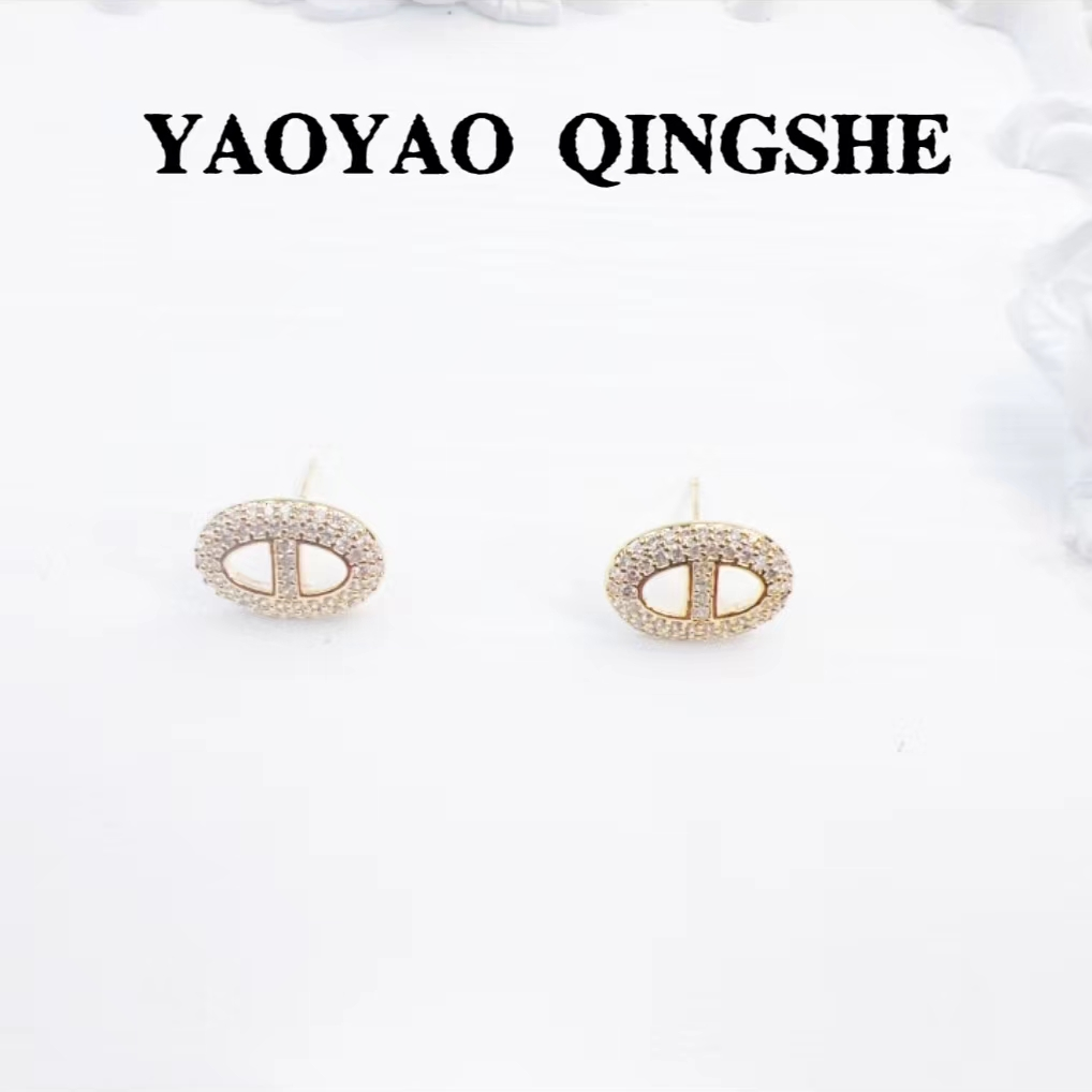 铜合金合成锆石耳饰 精致猪鼻子微镶钻耳钉甜美气质百搭耳饰T2092
