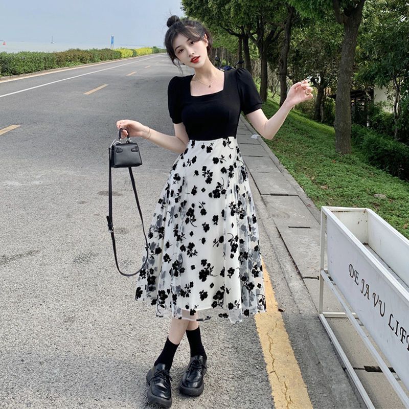 春夏碎花裙百搭高新款显瘦洋气半身裙字赫本风中长款女装连衣裙