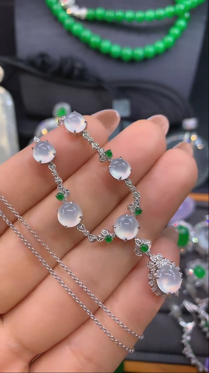 【闪购商品】翡翠套链18K金镶嵌套链