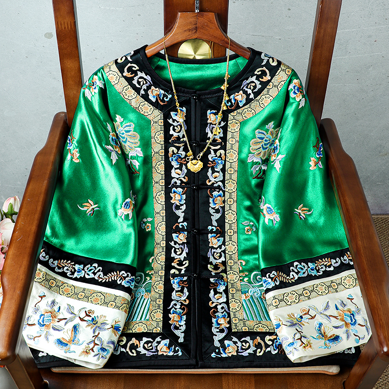 重工满绣夹棉棉衣太太服