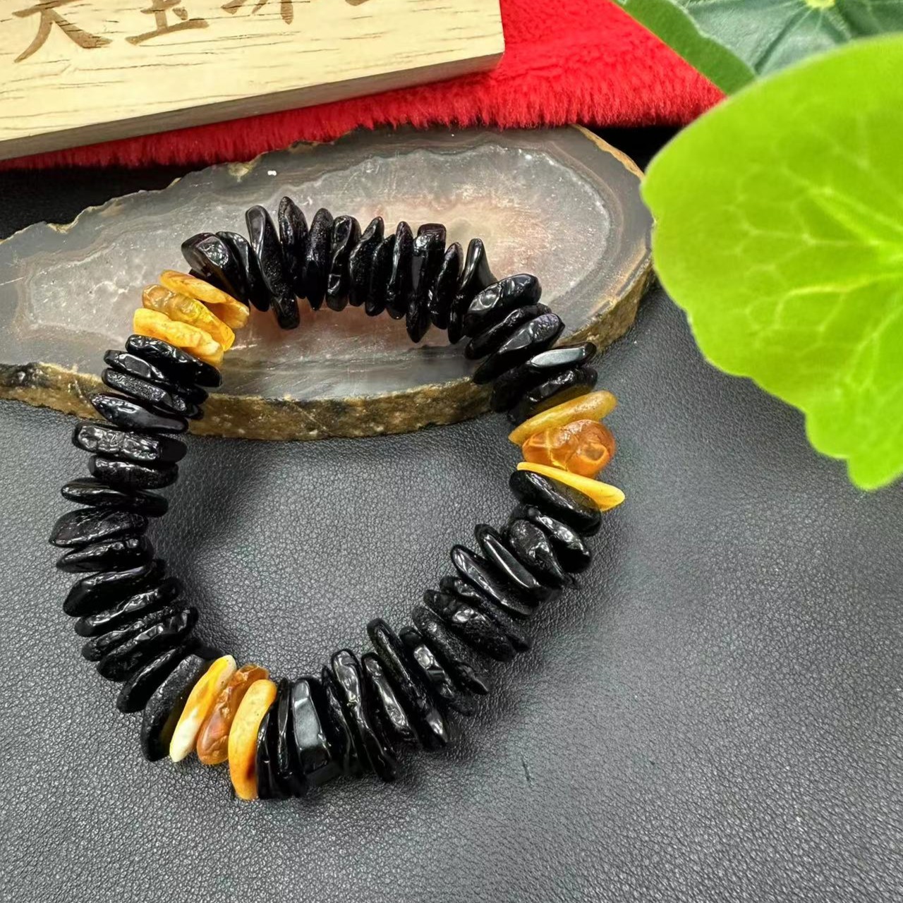 【香港老天宝珠宝】PS1082-高档珠宝-收藏级-红花参珀手串