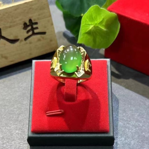 【香港老天宝珠宝】MT367-高档珠宝-收藏级-老料冰种绿大蛋面戒指