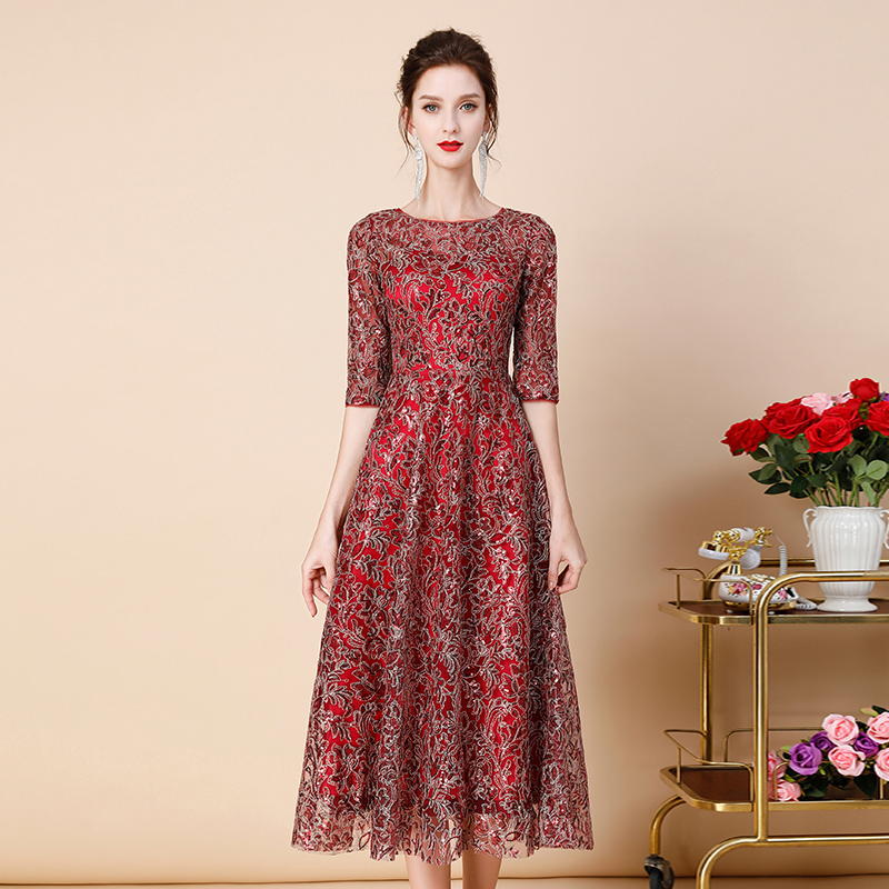 欧朵姬2025新款喜婆婆礼服显瘦气质婚宴红色圆领蕾丝高贵连衣裙