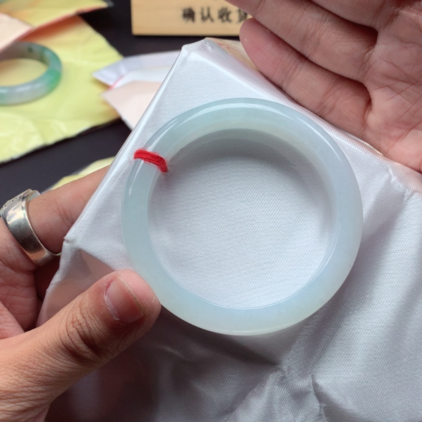 【闪购商品】翡翠手镯未镶嵌沙****r