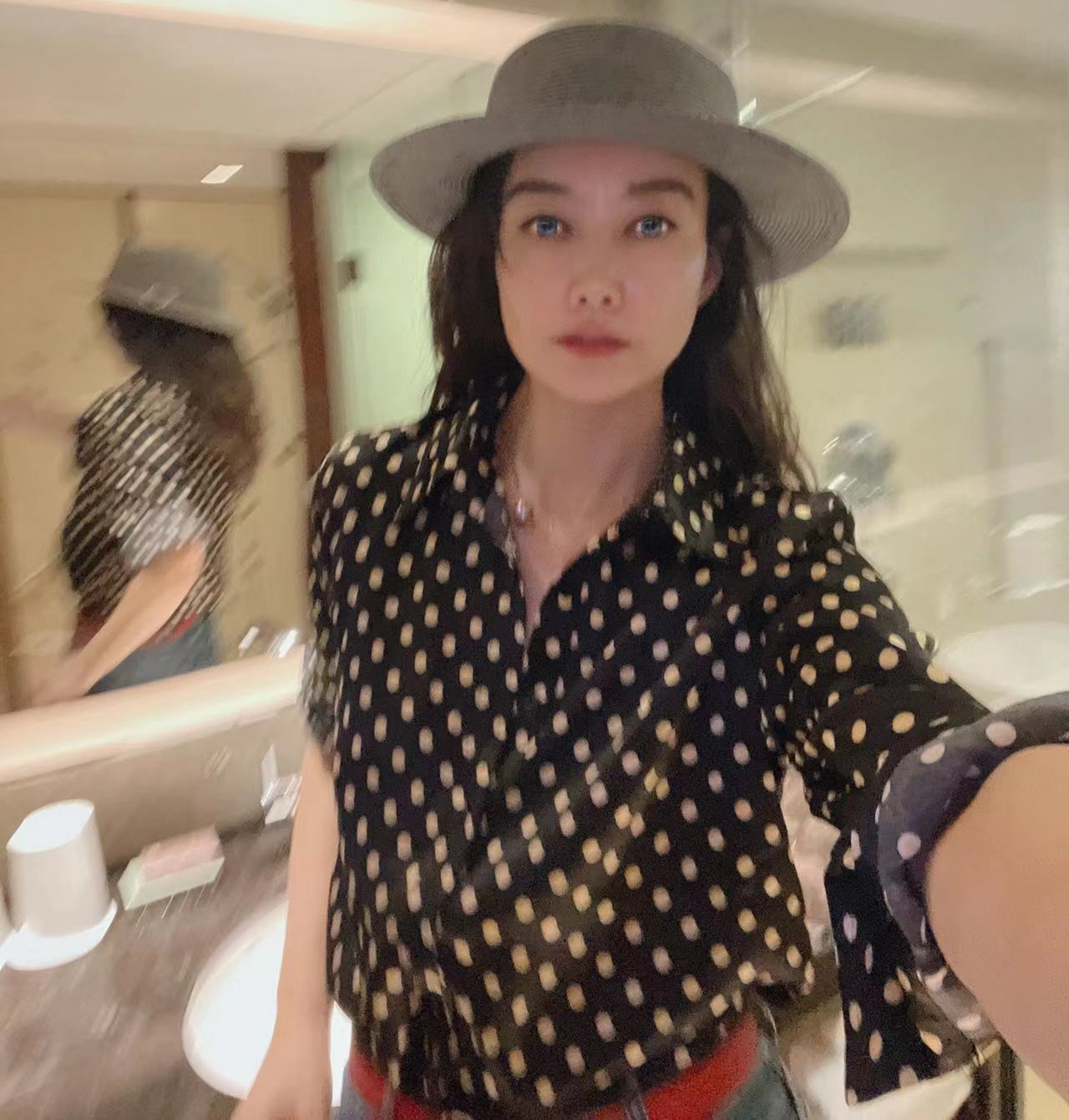 清库软糯绸缎面波点五分袖衬衫上衣