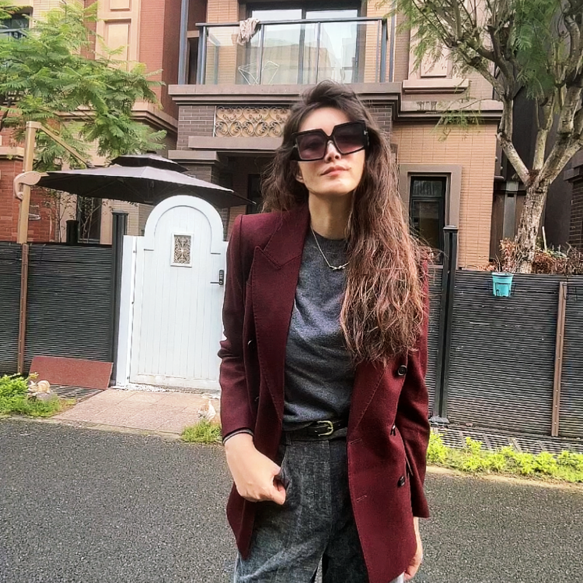 精纺100羊毛安可拉红西服