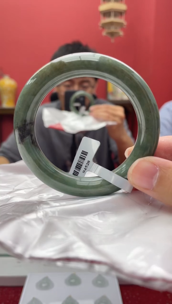 【闪购商品】翡翠手镯（圆镯）未镶嵌23手镯