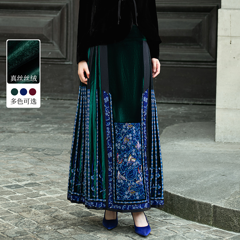 生活在左丝绒林栖马面裙改良秋季绣花国潮复古半身裙1943204.