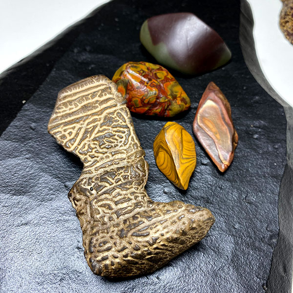 新疆天然戈壁石，盆景石，老坑泥玉，彩石，风凌石！熟泥漆不包邮