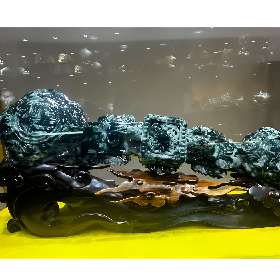 天然岫玉    满工满绿大型如意摆件      满工大师级雕刻