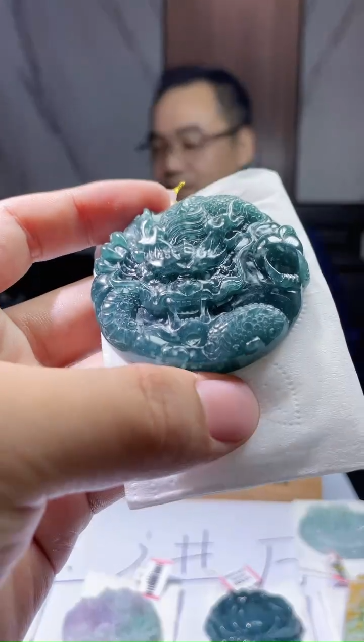 【闪购商品】定制翡翠未镶嵌3-毛货挂件需要抛光