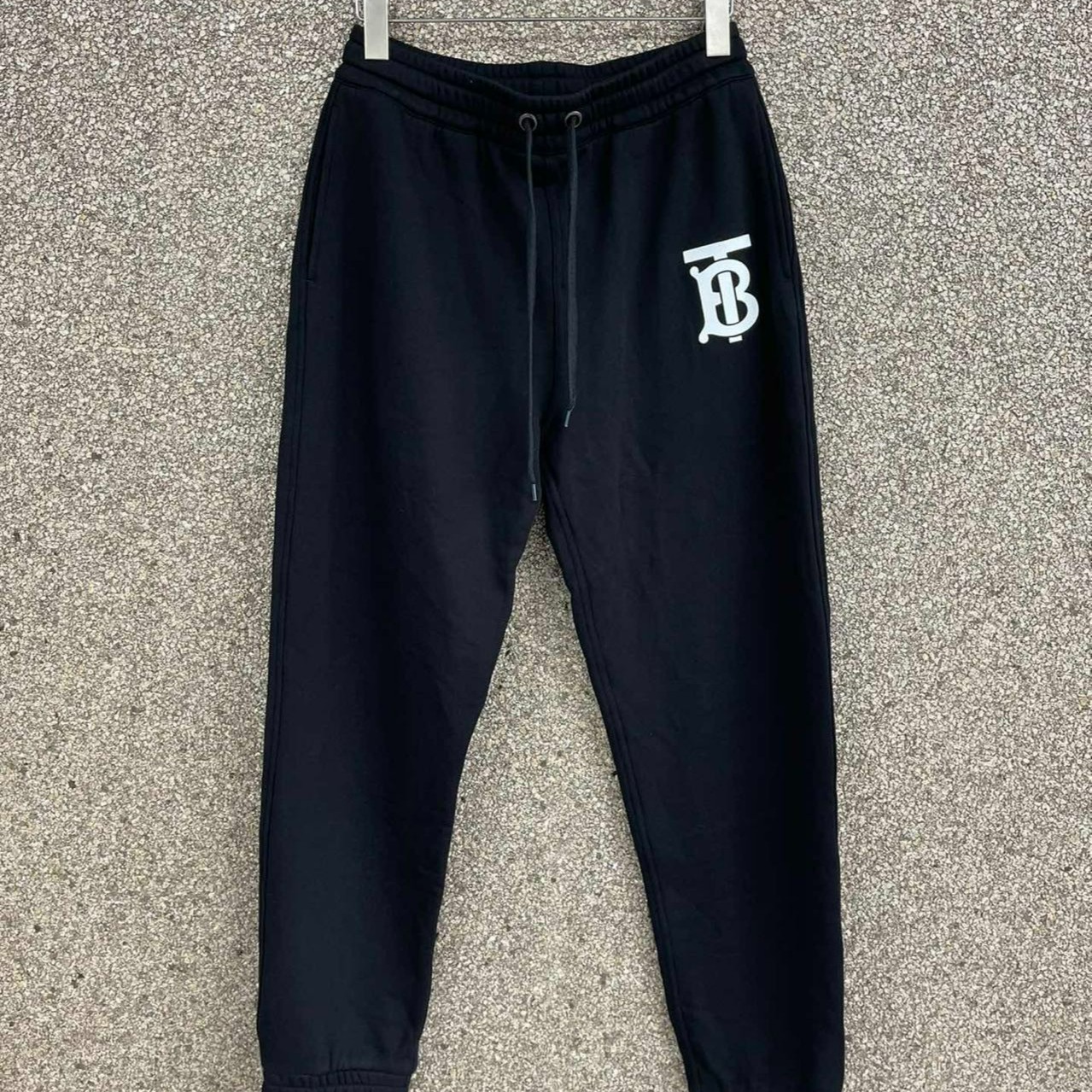 全新未使用 BURBERRY/博柏利 男士运动裤爆款白标卫裤