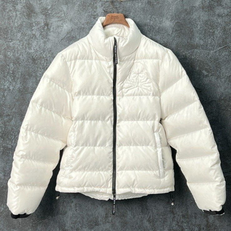 全新未使用  黑白两色/骷髅头下摆抽绳羽绒服短款