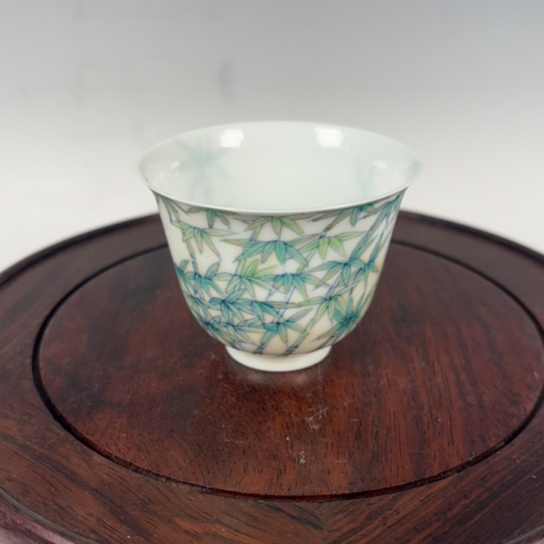 清青花斗彩竹节杯