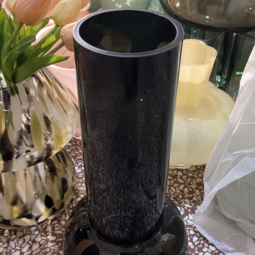 【闪购商品】黑色玻璃玻璃花瓶