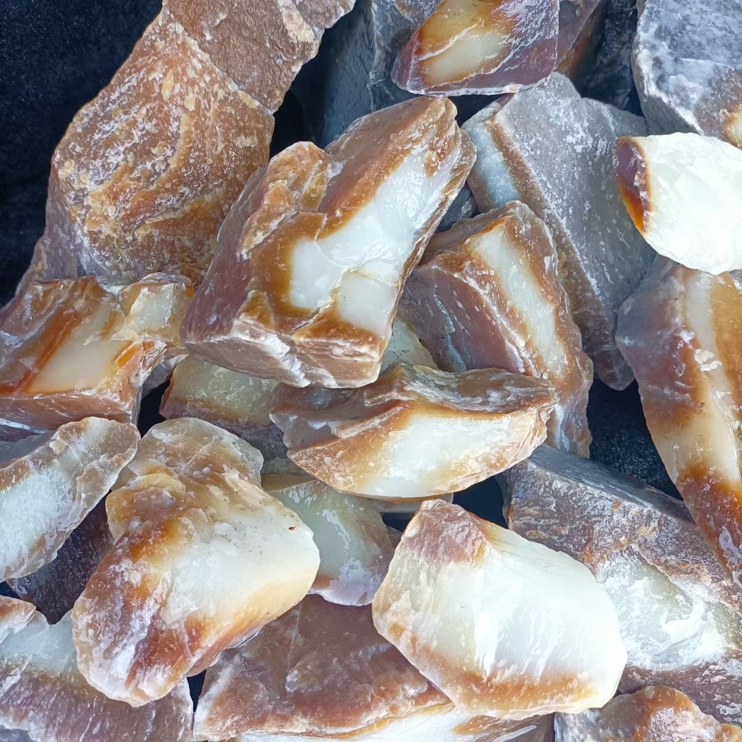 新疆和田且末糖白山料玉质地奇石