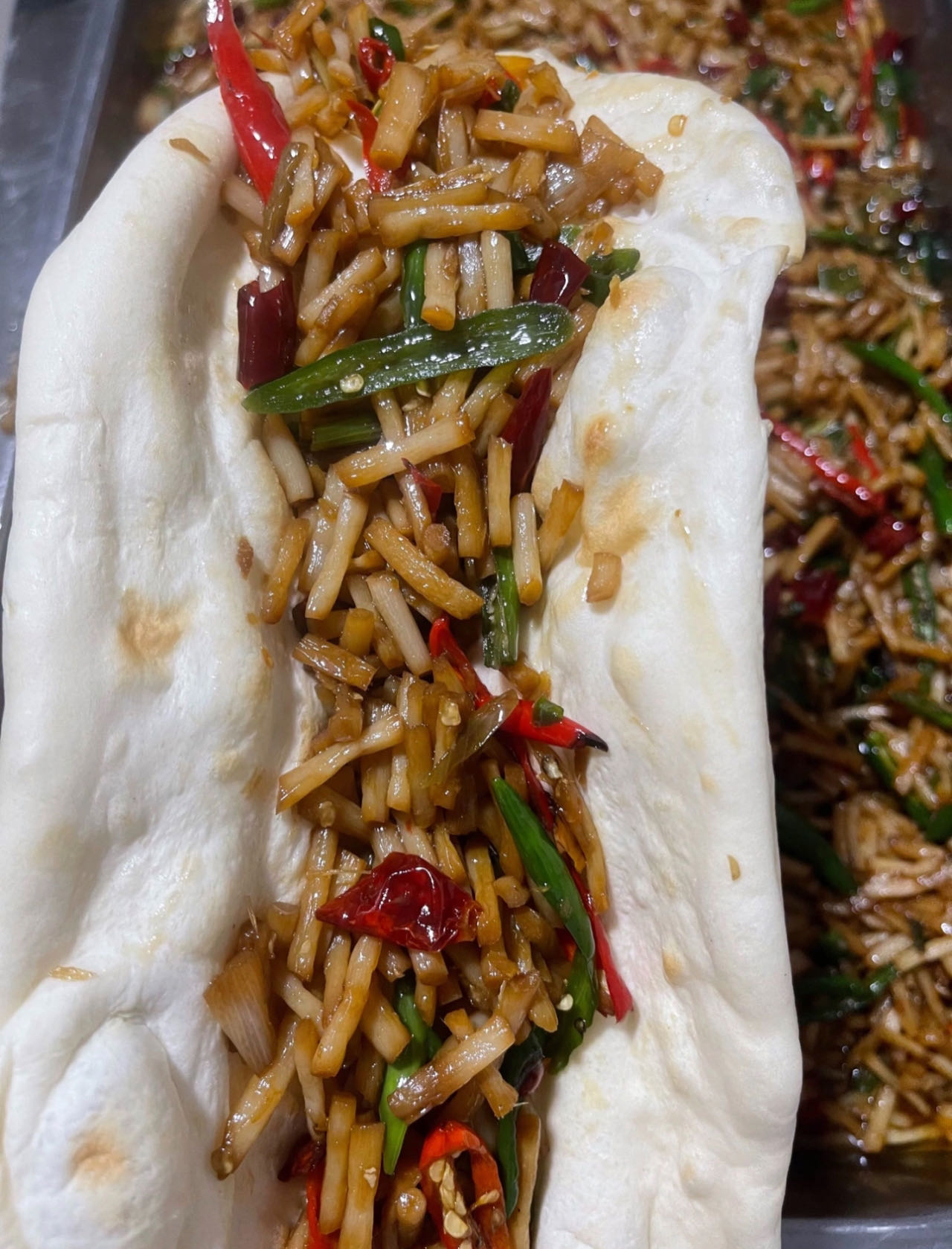 徐州下饭菜青椒炒干蒜苔两包