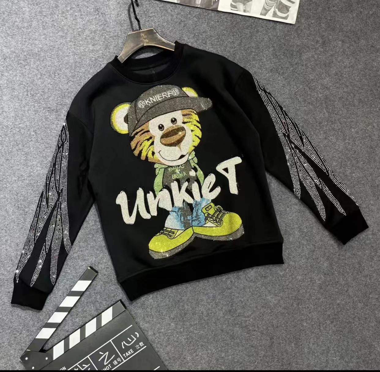 815秋款男士潮牌休闲宽松镶钻运动老虎翅膀烫钻百搭长袖卫衣情侣