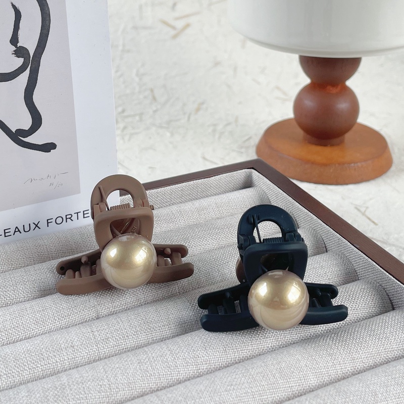 SG039桃子气质简约小珠珠立体抓夹