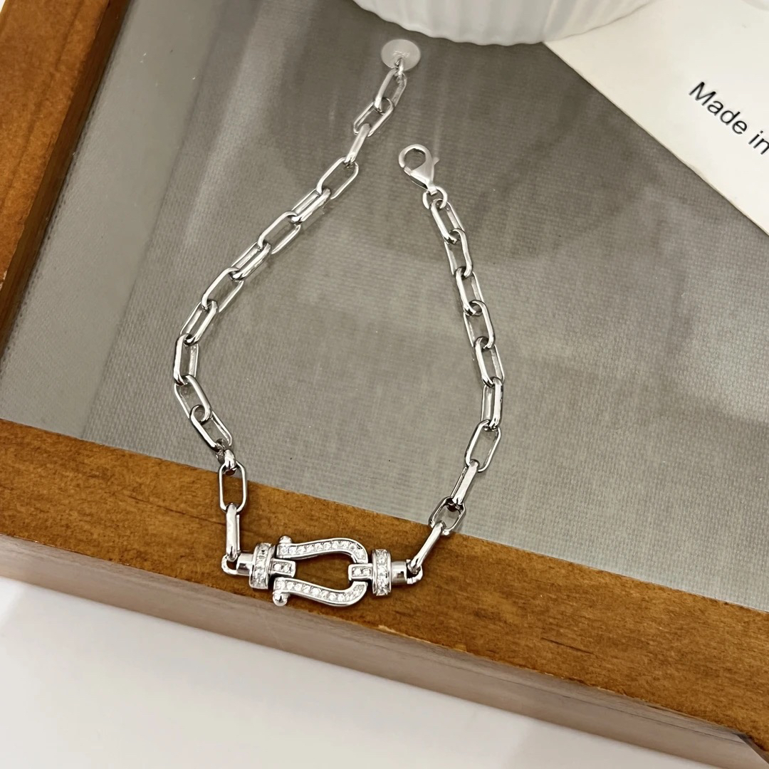 925银合成锆石手链 韩版复古ins小众冷淡风锆锆马蹄纯银手链