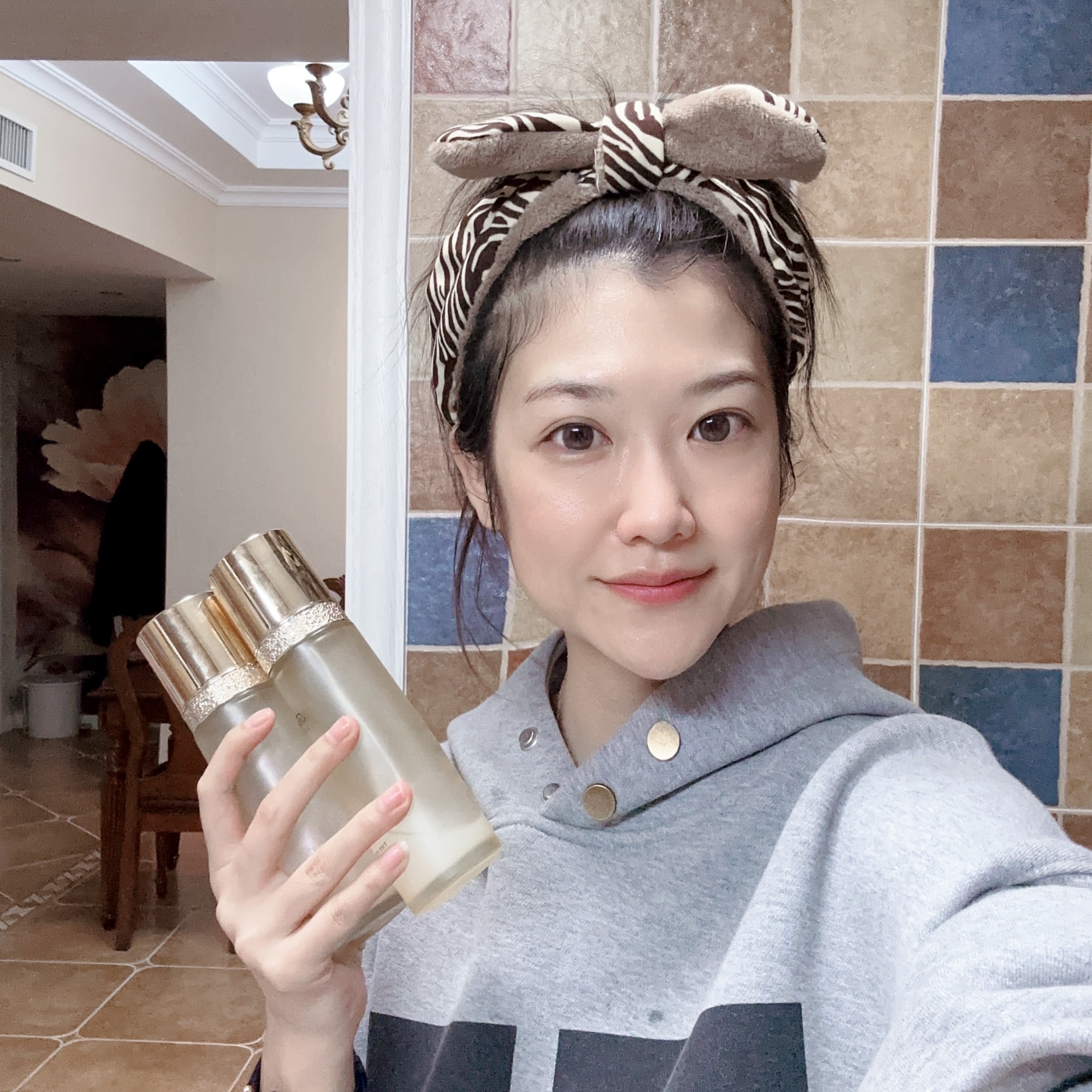 （仅此一批！贵妇护肤天花板！）新配方的老包装价格美丽 精华级水乳