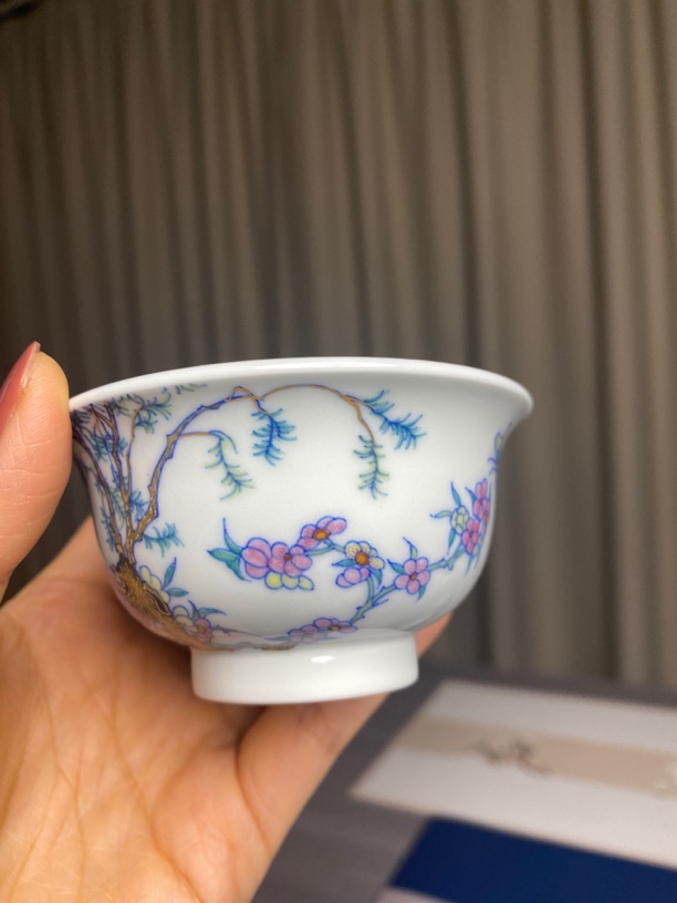 景德镇手绘斗彩压手杯蝶恋花