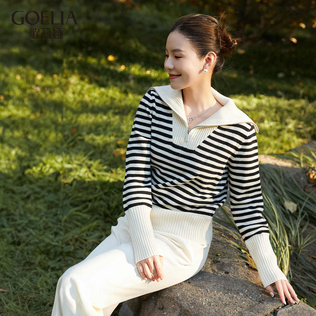 【专柜现货】歌莉娅 冬季新品  黑白条纹翻领毛织衫  1CCC5J010