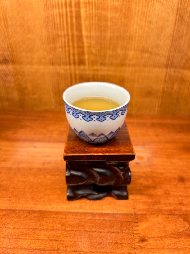 景德镇陶瓷龙纹并蒂莲主人杯手绘花纹釉下青白瓷纯手工莲花小缸杯