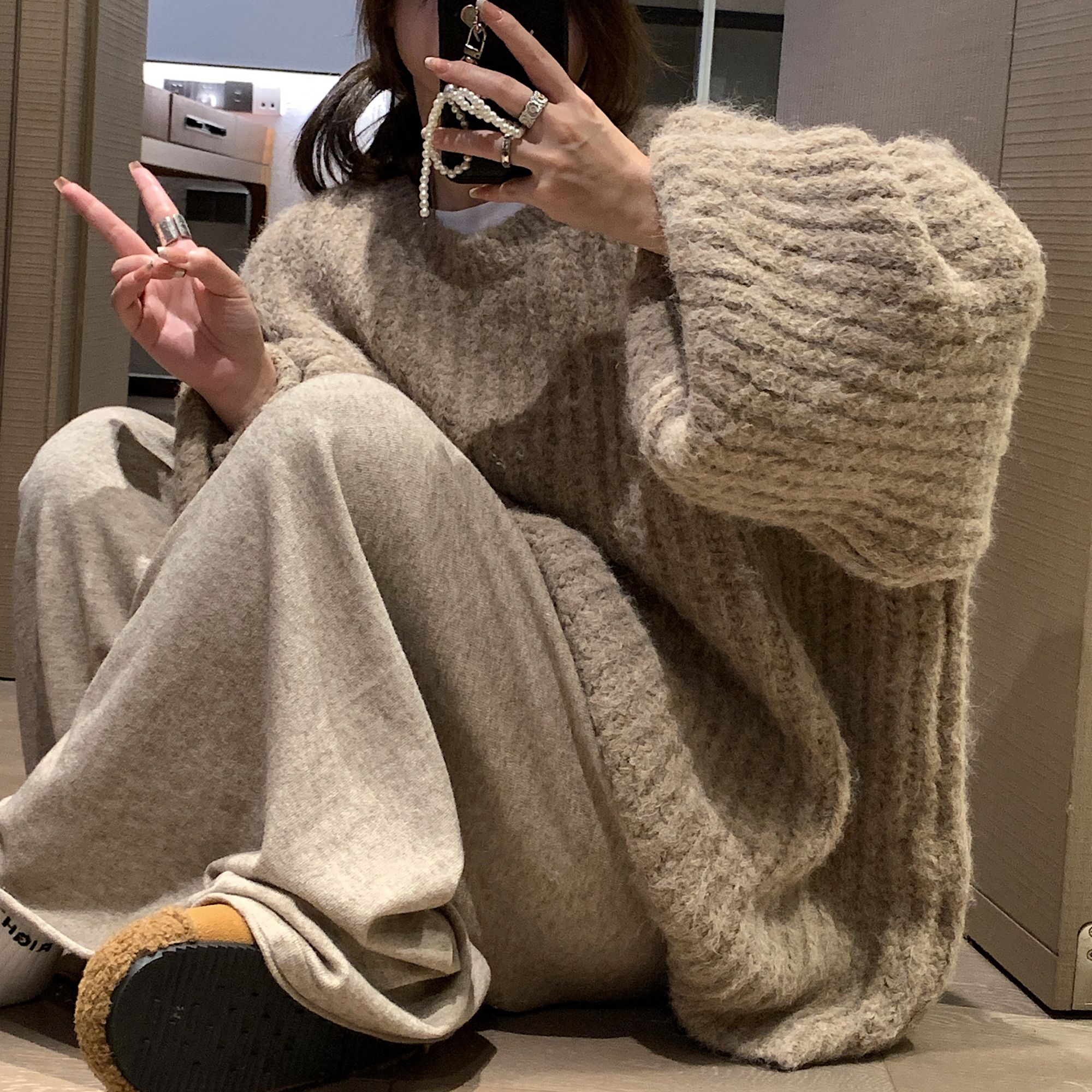 立体慵懒感 坑条灯笼袖 纯色毛衣女冬季宽松中长款加厚套头上衣女