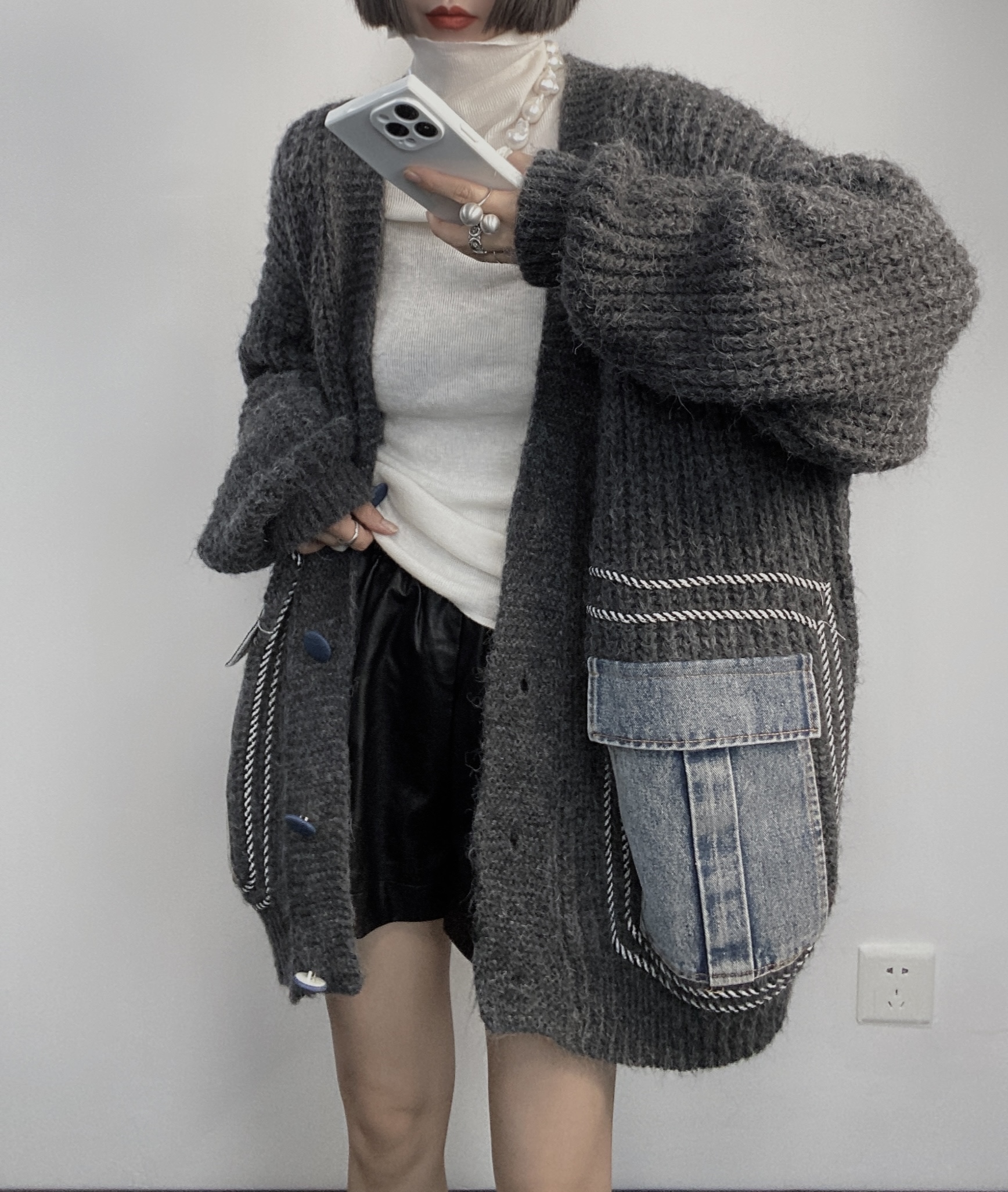 2025年超软不扎人设计款拼接牛仔口袋韩系宽松大版开衫