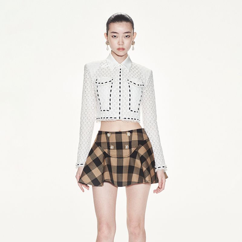 【粉丝专享】LE FAME/拉飞姆手工蝴蝶结装饰白色短蕾丝上衣B304