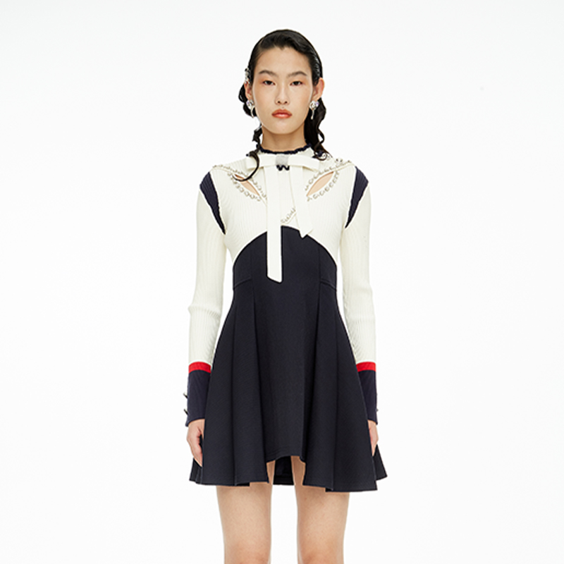 【陈大可】LE FAME/拉飞姆学院感华丽钻饰撞色运动针织连衣裙.