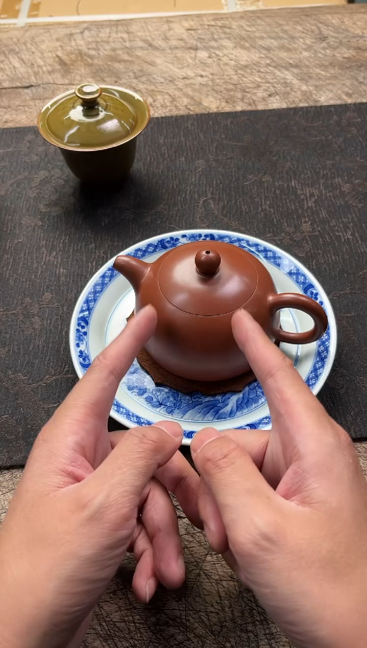 【闪购商品】瓷-半月壶