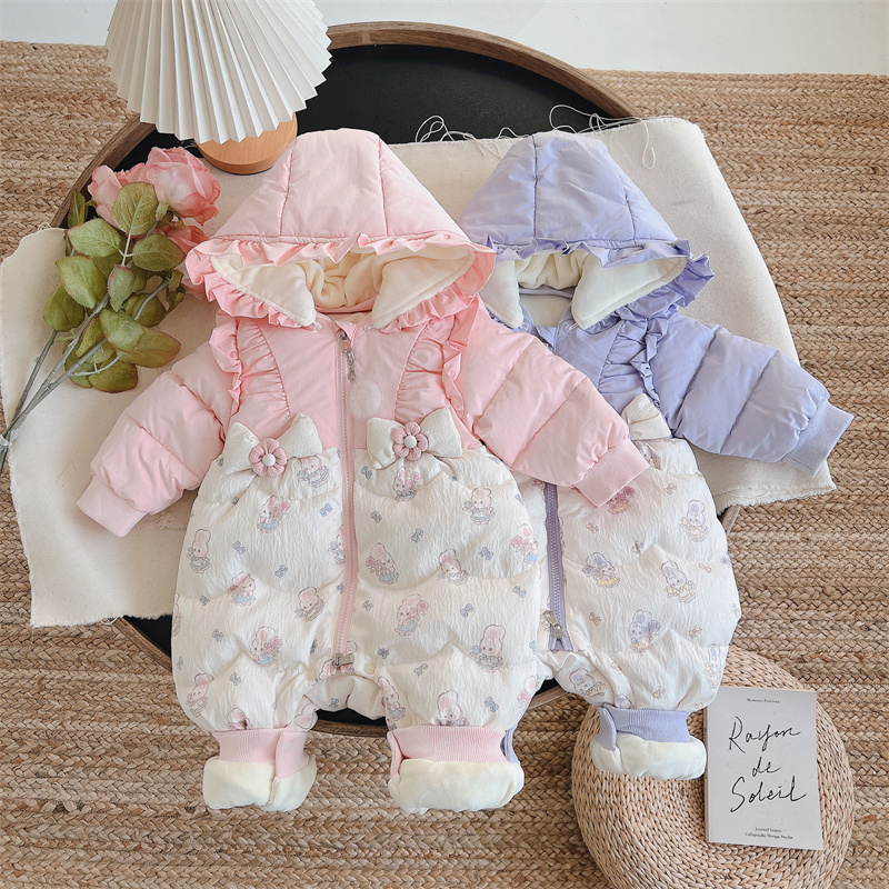 婴儿衣服冬季羽绒服连体衣加厚满印兔子哈衣卡通保暖冬款6840