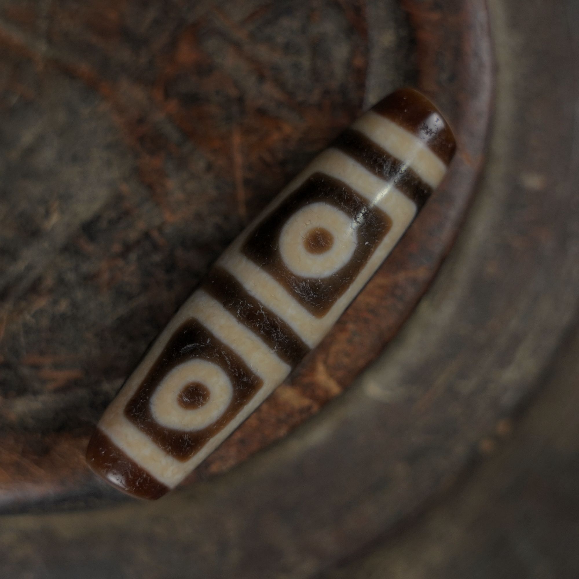 上肯早期老超爆红砂地门四眼玛瑙47*12