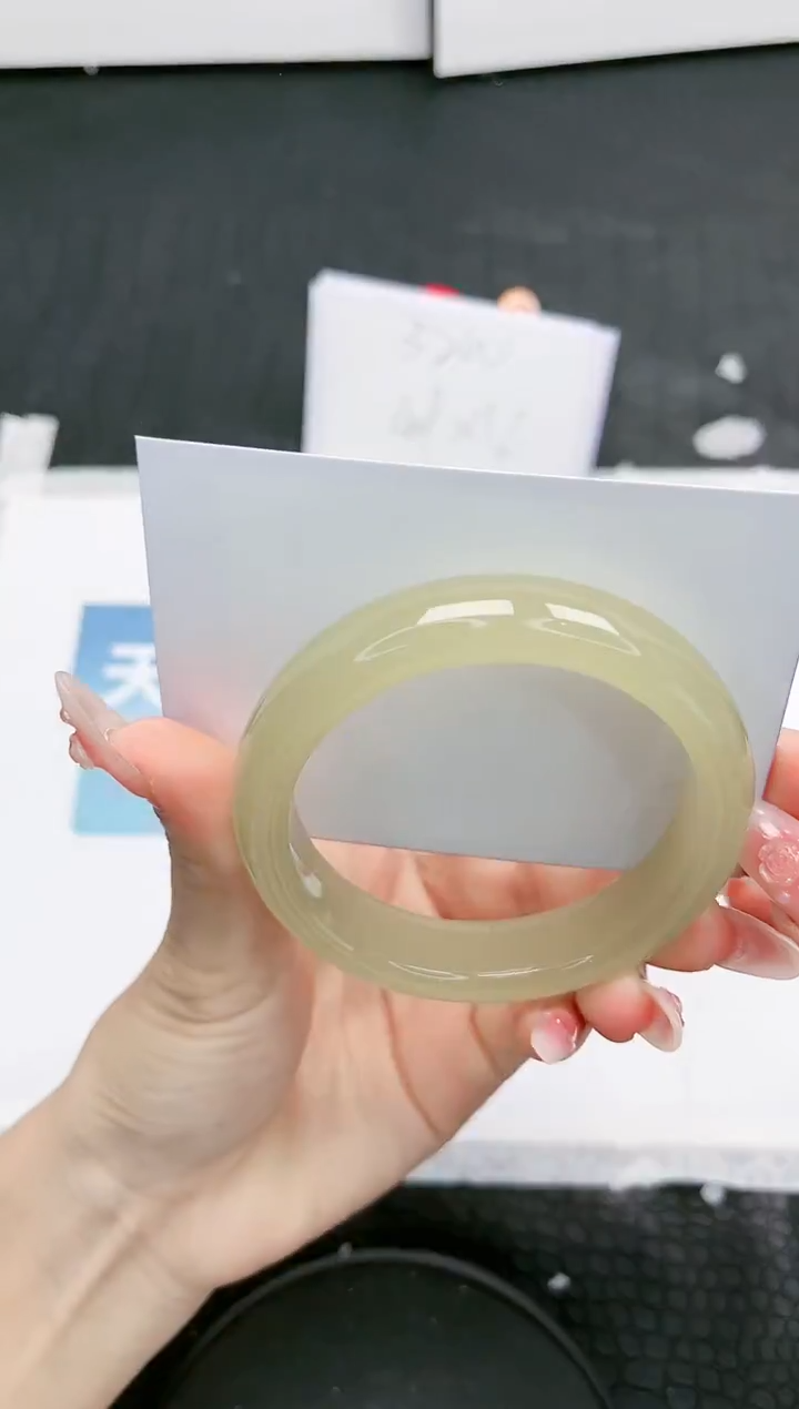 【闪购商品】石英质玉手镯未镶嵌312-56.1